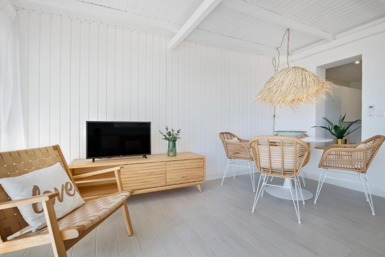 מאלגה Casa De La Playa. Beach House With Magnificent Sea מראה חיצוני תמונה